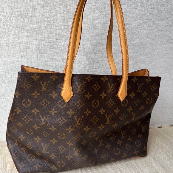 Louis Vuitton Wilshire MM Tote Bag - Picture 2 of 10